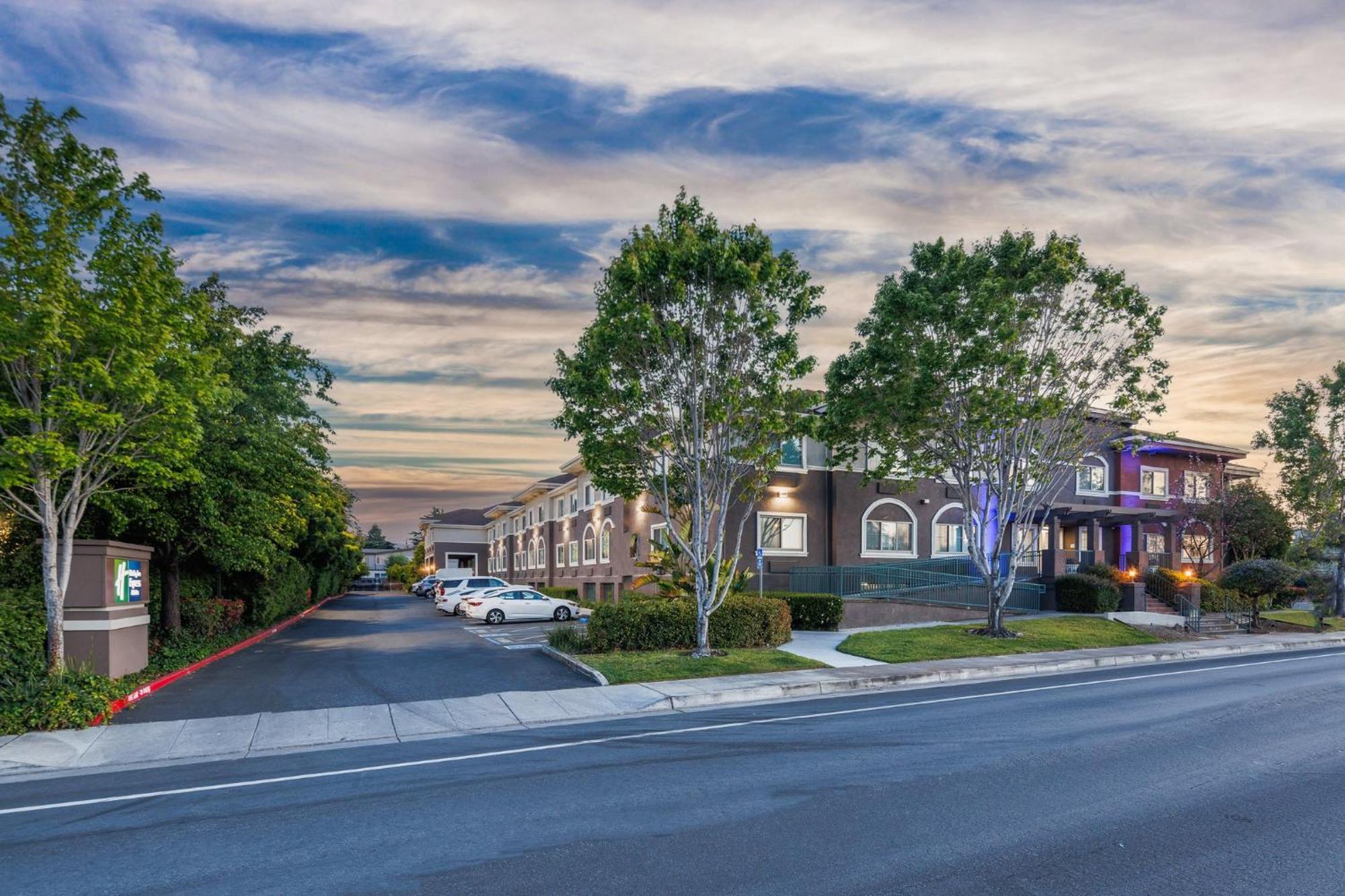 Holiday Inn Express & Suites Mountain View Silicon Valley By Ihg Eksteriør bilde