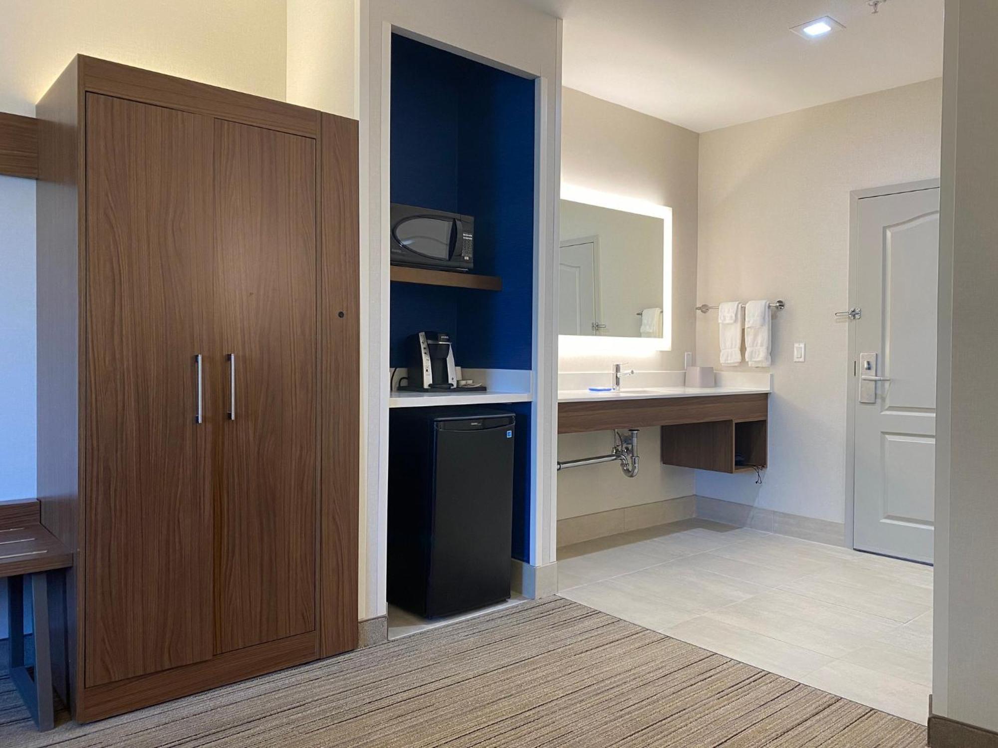 Holiday Inn Express & Suites Mountain View Silicon Valley By Ihg Eksteriør bilde