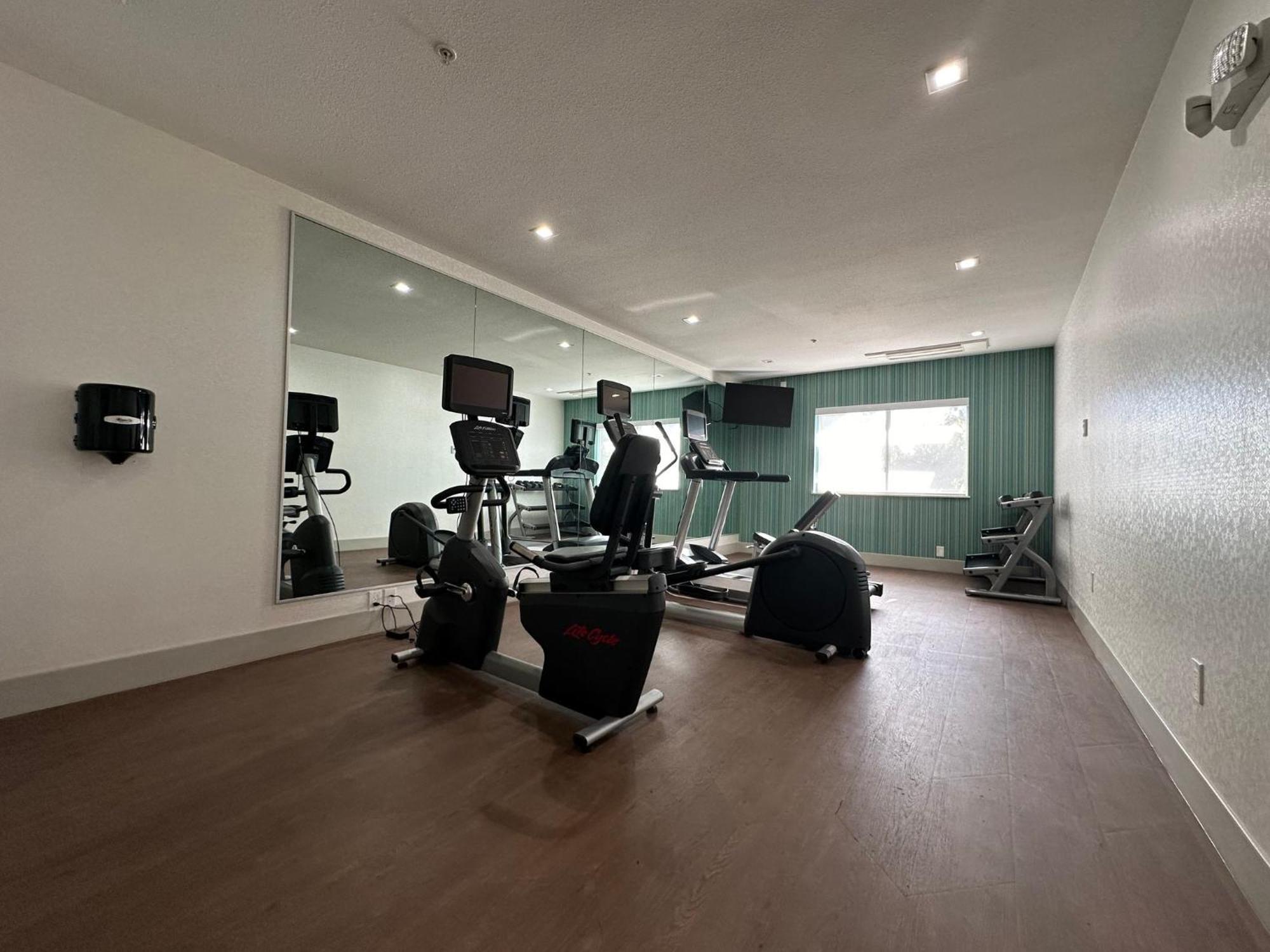 Holiday Inn Express & Suites Mountain View Silicon Valley By Ihg Eksteriør bilde