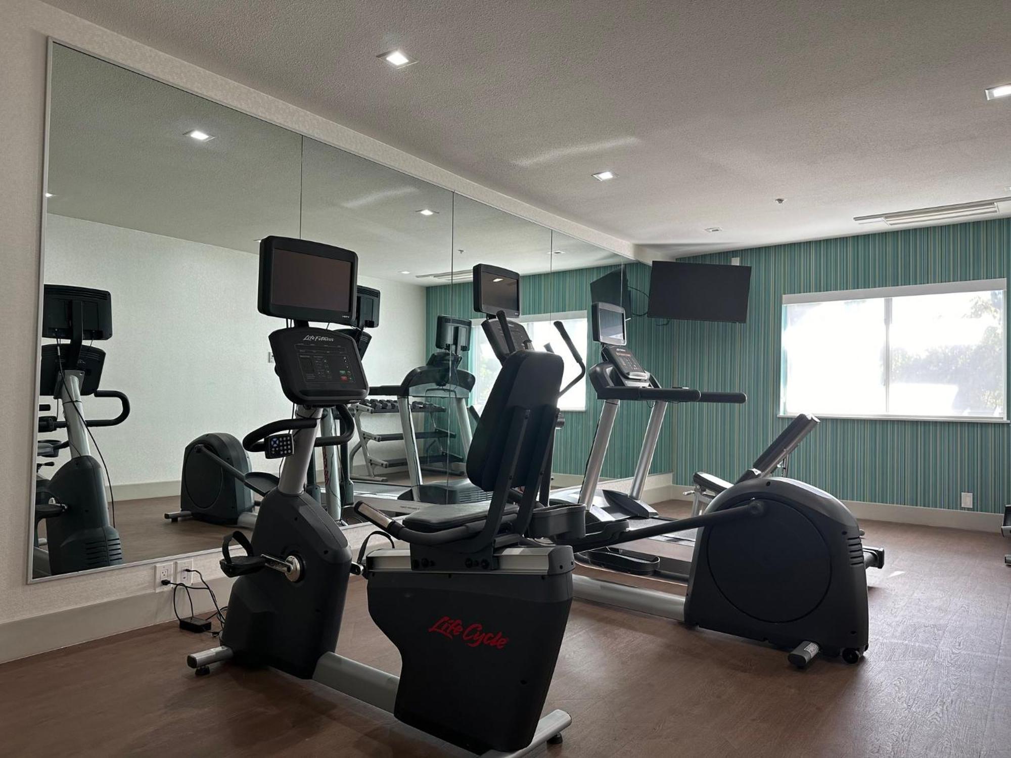 Holiday Inn Express & Suites Mountain View Silicon Valley By Ihg Eksteriør bilde